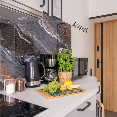 Green Garden & Private Parking Apartments With Playground Riga Eksteriør billede